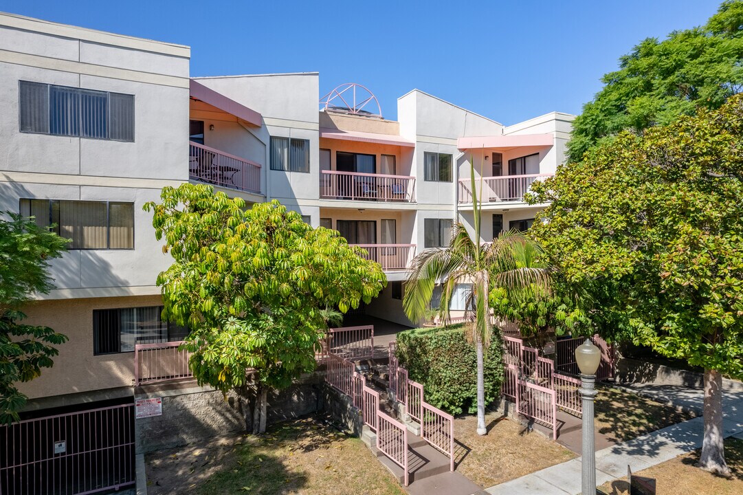 345 N Jackson St in Glendale, CA - Foto de edificio