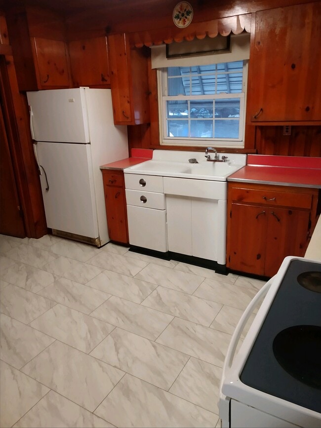 1357 N Main Ave, Unit 2nd flr