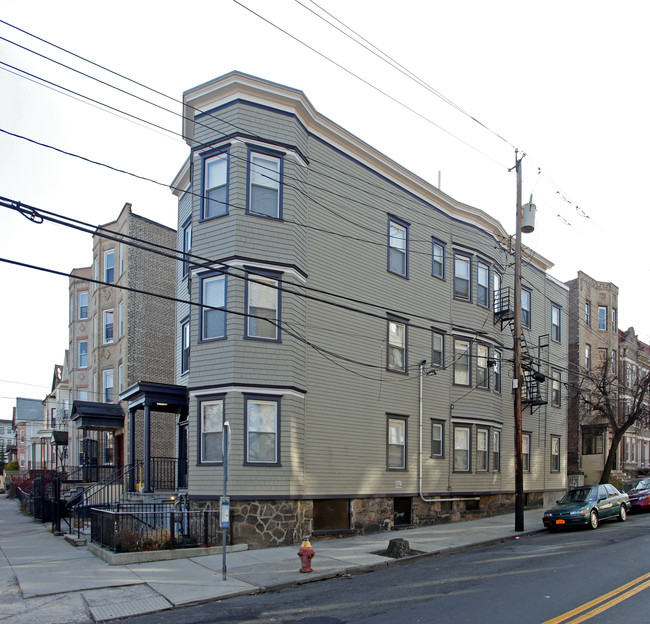 28 Pier St in Yonkers, NY - Building Photo - Building Photo