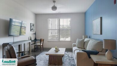 900 E Six Forks Rd in Raleigh, NC - Building Photo - Building Photo