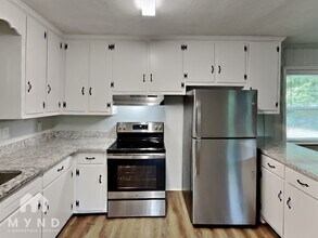 107 Shenandoah Cir in Charlotte, NC - Building Photo - Building Photo