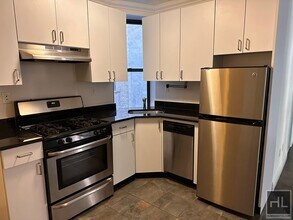 REMSEN ST, Unit 25 in Brooklyn, NY - Building Photo - Building Photo