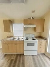 38526 Palm Grove Dr in Zephyrhills, FL - Building Photo - Building Photo