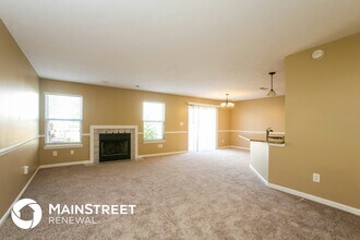 2740 Wortham Way in Indianapolis, IN - Foto de edificio - Building Photo