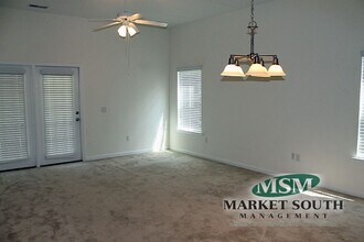 34 Falkland Ave in Savannah, GA - Building Photo - Building Photo