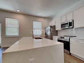 6786 Atlantic Bch Ave in Wesley Chapel, FL - Building Photo - Building Photo