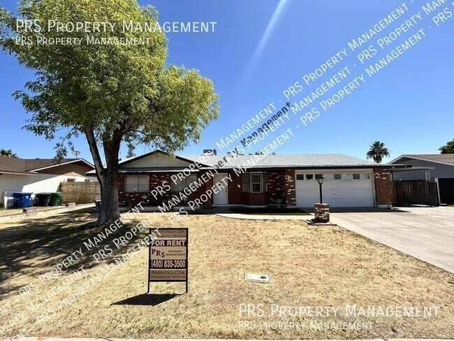 property at 711 N Oracle Cir