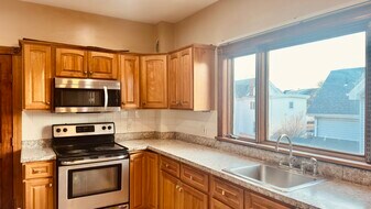 422 Charles St, Unit 2 in Malden, MA - Building Photo