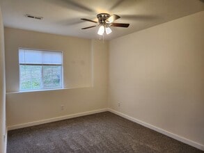 1006 N 24th St, Unit 1006 in Ozark, MO - Foto de edificio - Building Photo