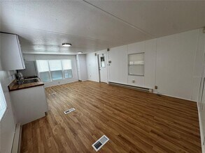 1350 County Dr in Tavares, FL - Building Photo - Building Photo