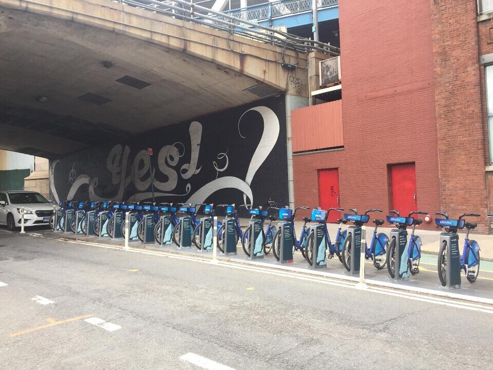 167 Sands St, Unit 305 in Brooklyn, NY - Foto de edificio