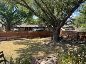 2404 N Shields Dr in Austin, TX - Building Photo - Building Photo