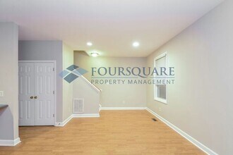 100 Umstead Dr in Chapel Hill, NC - Foto de edificio - Building Photo