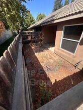 1913 Bella Oaks Dr in Tulare, CA - Building Photo - Building Photo