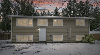7914 185th Street Ct E in Puyallup, WA - Building Photo