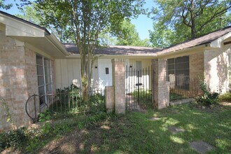 126 Rollingwood St in Baytown, TX - Building Photo - Building Photo