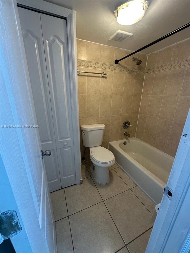 8401 NW 8th St in Miami, FL - Building Photo - Building Photo