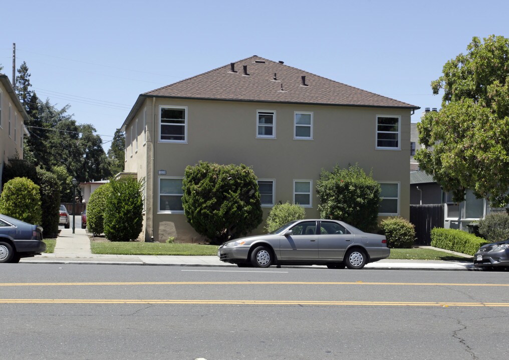 1524 San Carlos Ave in San Carlos, CA - Building Photo