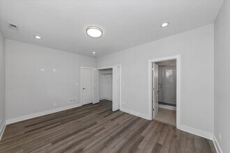 6632 S Kenwood Ave in Chicago, IL - Building Photo - Building Photo