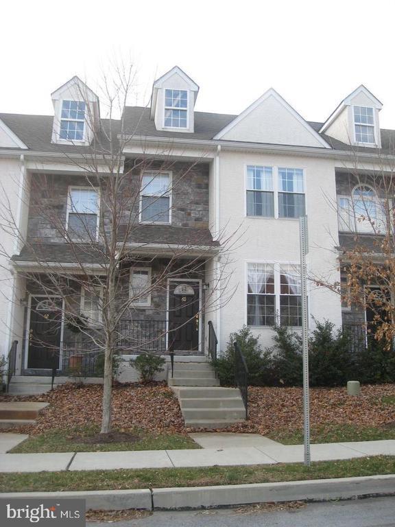 64 GROVE in Devon, PA - Foto de edificio - Building Photo