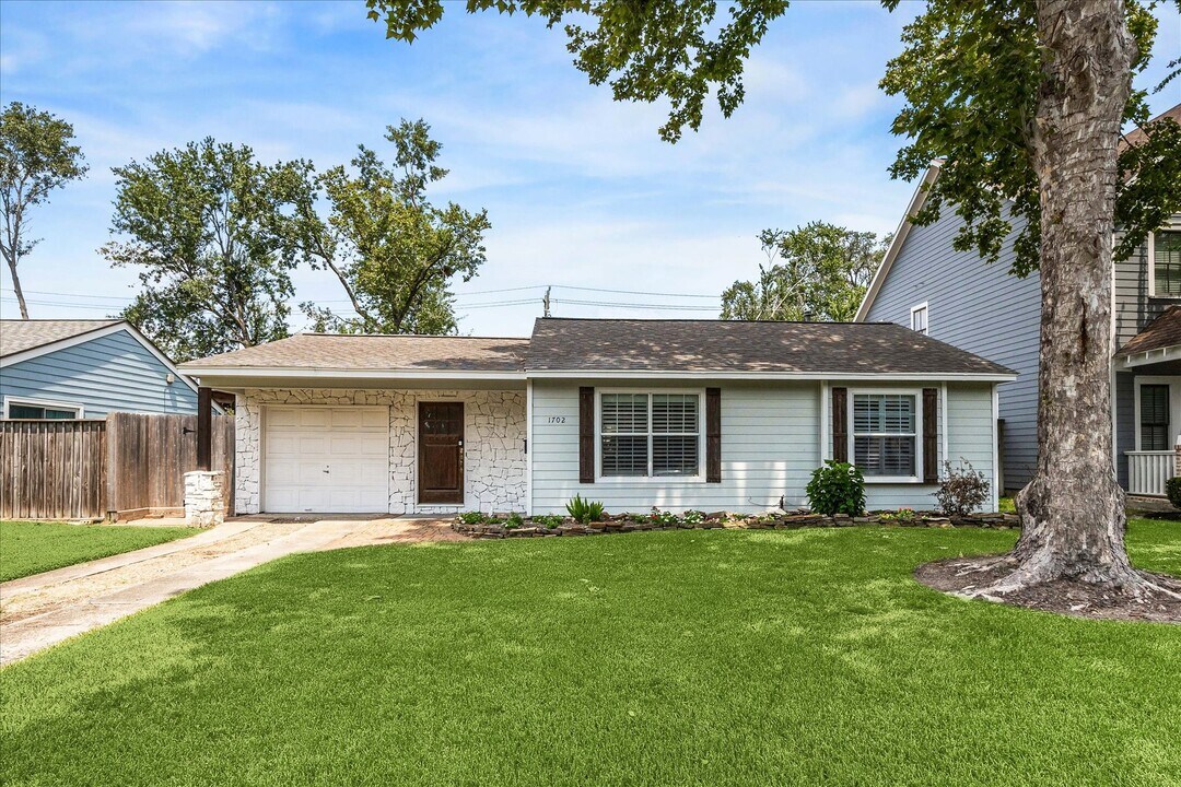 1702 Ebony Ln in Houston, TX - Foto de edificio
