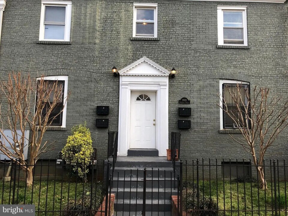 1909 Rosedale St NE, Unit 4 in Washington, DC - Building Photo