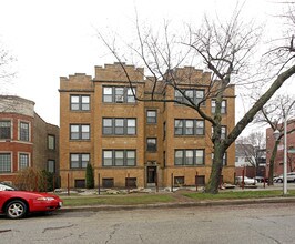 1200 W Newport Ave in Chicago, IL - Foto de edificio - Building Photo