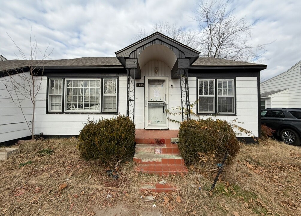 2306 Elliott St in Muskogee, OK - Foto de edificio