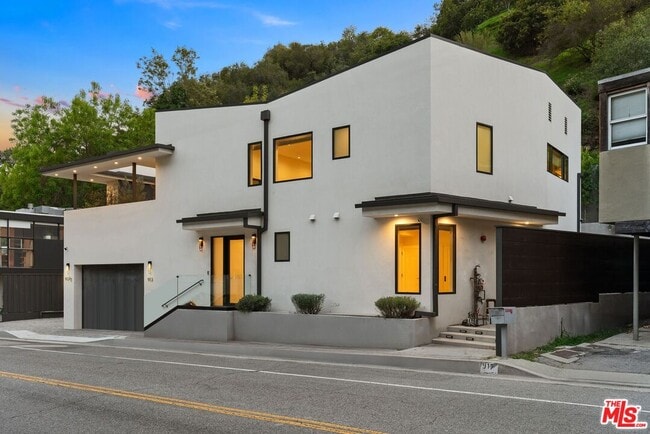 property at 913-913 1/2 N Beverly Glen Blvd