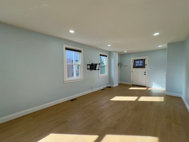 1927 Englewood Ave in Baltimore, MD - Building Photo - Building Photo