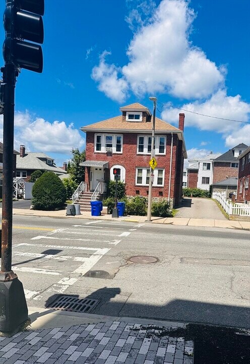 151 Chestnut Hill Ave in Boston, MA - Building Photo