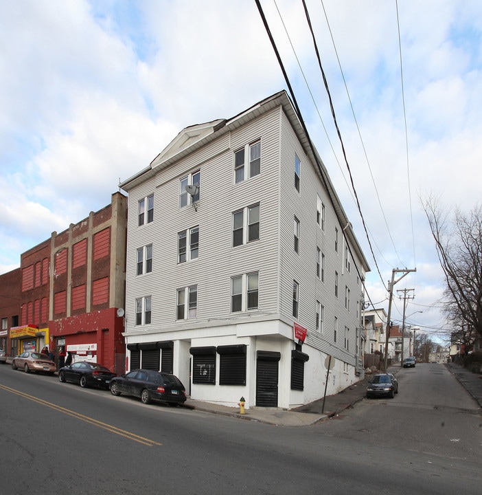 138 Cherry St in Waterbury, CT - Building Photo