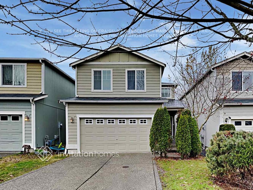 17906 72nd Ave E in Puyallup, WA - Building Photo