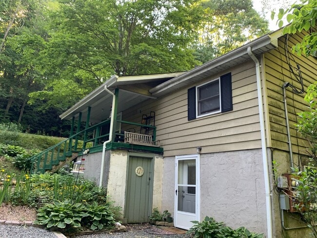 property at 1489 Brown's Chapel Rd