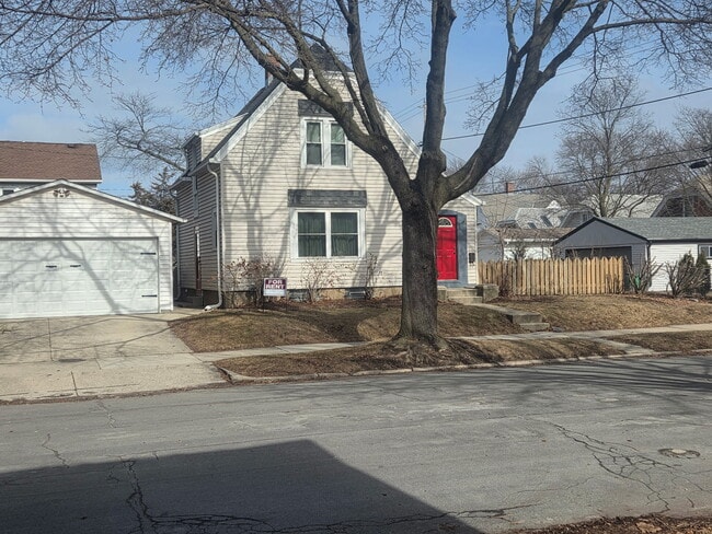 property at 2412 E Ohio Ave