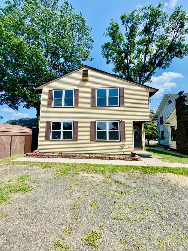 204 Gateway Blvd, Unit A