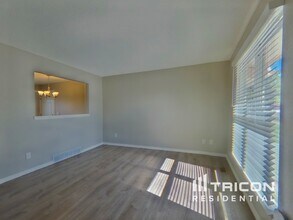 18139 E Bails Pl in Aurora, CO - Building Photo - Building Photo