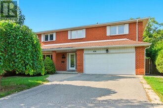 1624 Gallant Dr in Mississauga, ON - Building Photo - Building Photo