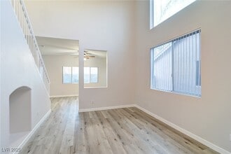 952 Clear Diamond Ave in Las Vegas, NV - Building Photo - Building Photo