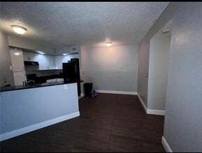 4658 Commander Dr in Orlando, FL - Foto de edificio - Building Photo