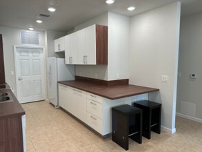 7414 SW 10th Ct in North Lauderdale, FL - Foto de edificio - Building Photo