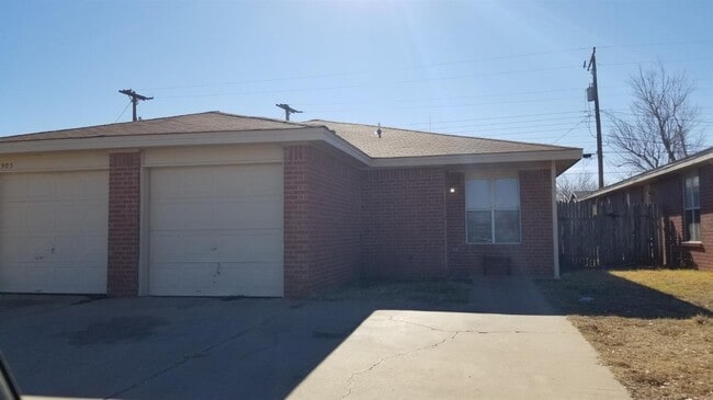 property at 1907 S Loop 289