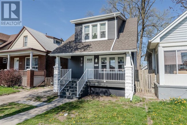 970 Elm Ave in Windsor, ON - Building Photo - Building Photo