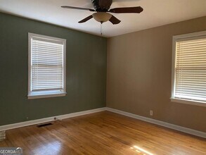 202 Academy St in Byron, GA - Foto de edificio - Building Photo