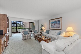 980 Palm View Dr in Naples, FL - Building Photo - Building Photo