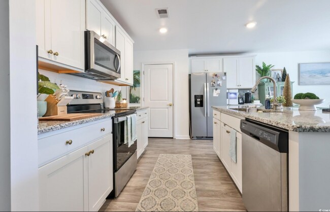 843 67th Ave N in Myrtle Beach, SC - Foto de edificio - Building Photo