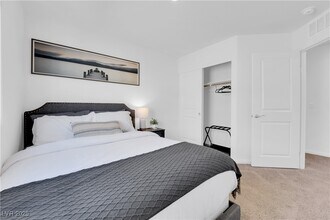 10059 Indigo Cliffs St in Las Vegas, NV - Building Photo - Building Photo