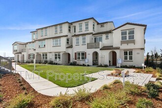 2952 Valbonne Walk in Sacramento, CA - Building Photo - Building Photo