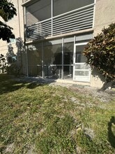 225 Bonnie Blvd in Palm Springs, FL - Foto de edificio - Building Photo
