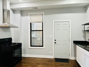 1840 S Ashland Ave-Unit -2F in Chicago, IL - Building Photo - Building Photo